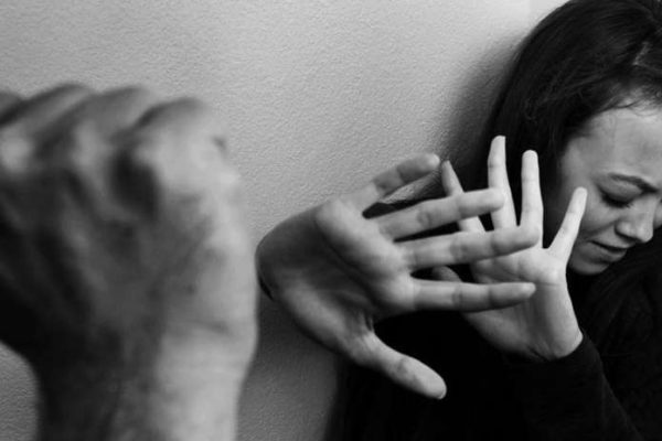 Mulheres vítimas de violência doméstica terão prioridade em matricular os filhos