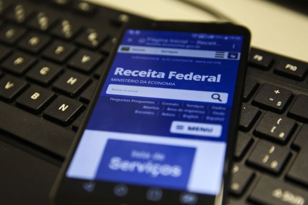 Governo prorroga prazo de entrega da declaração do IR até junho